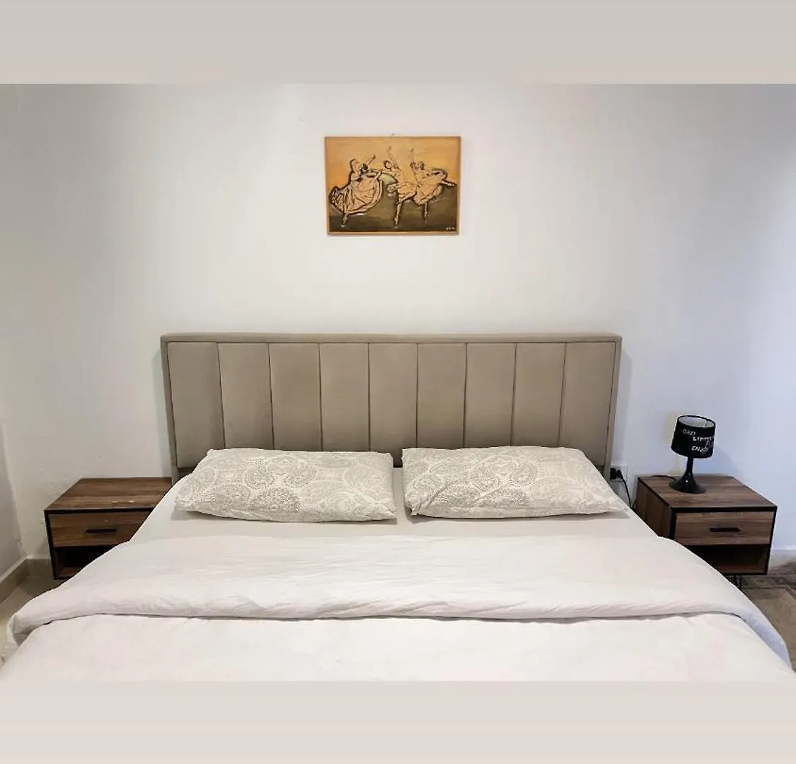 Tirana Center Apartment 0*,  Albania